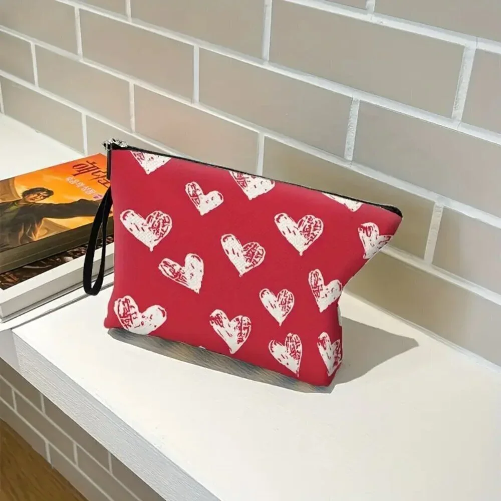 Chic Women's Makeup Bag with Heart Design